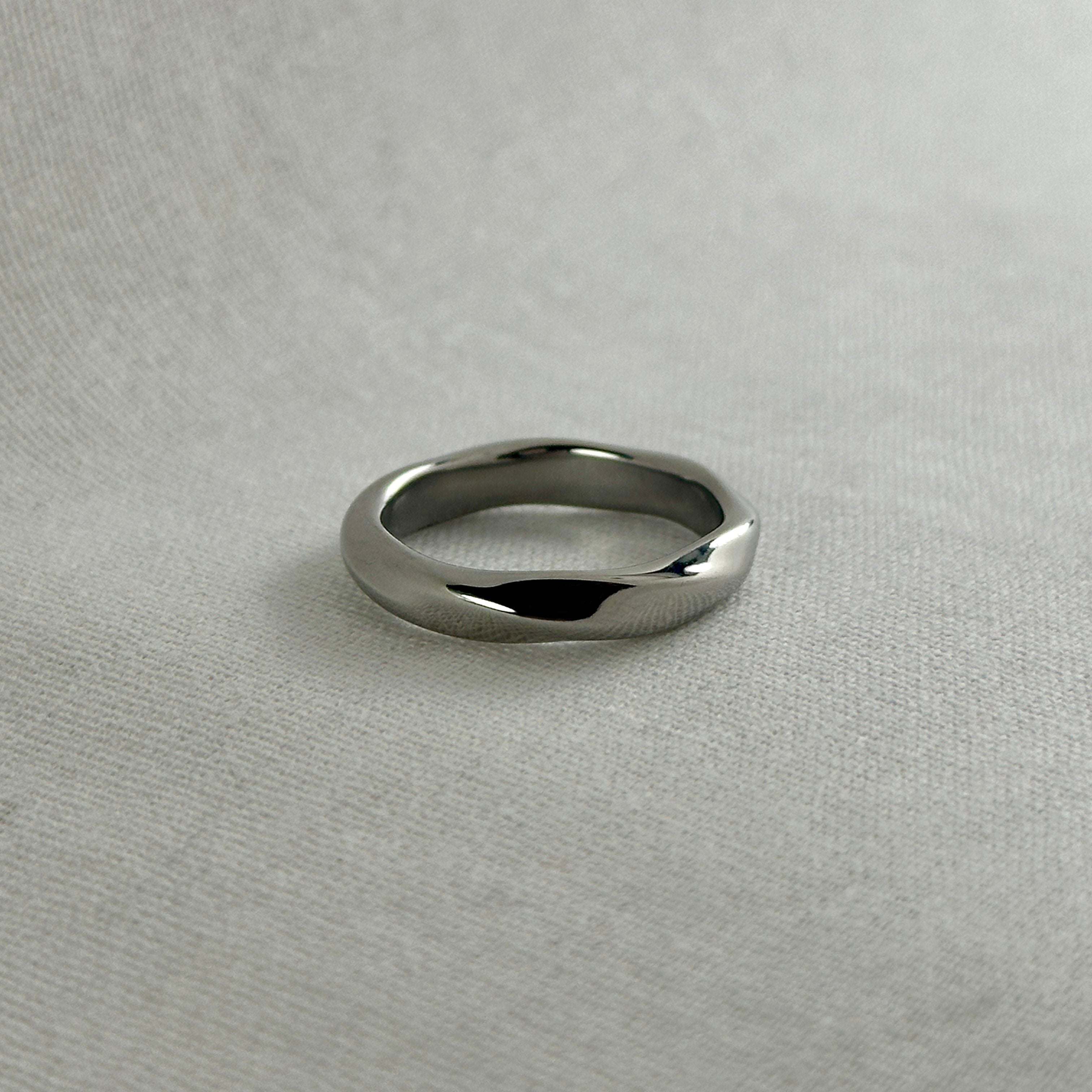 Leher - Wave Ring - Stainless Steel Silver - LUMENAURA  LUMENAURA