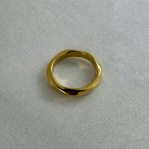 Leher - Wave Ring - 18k Gold PVD -  - LUMENAURA