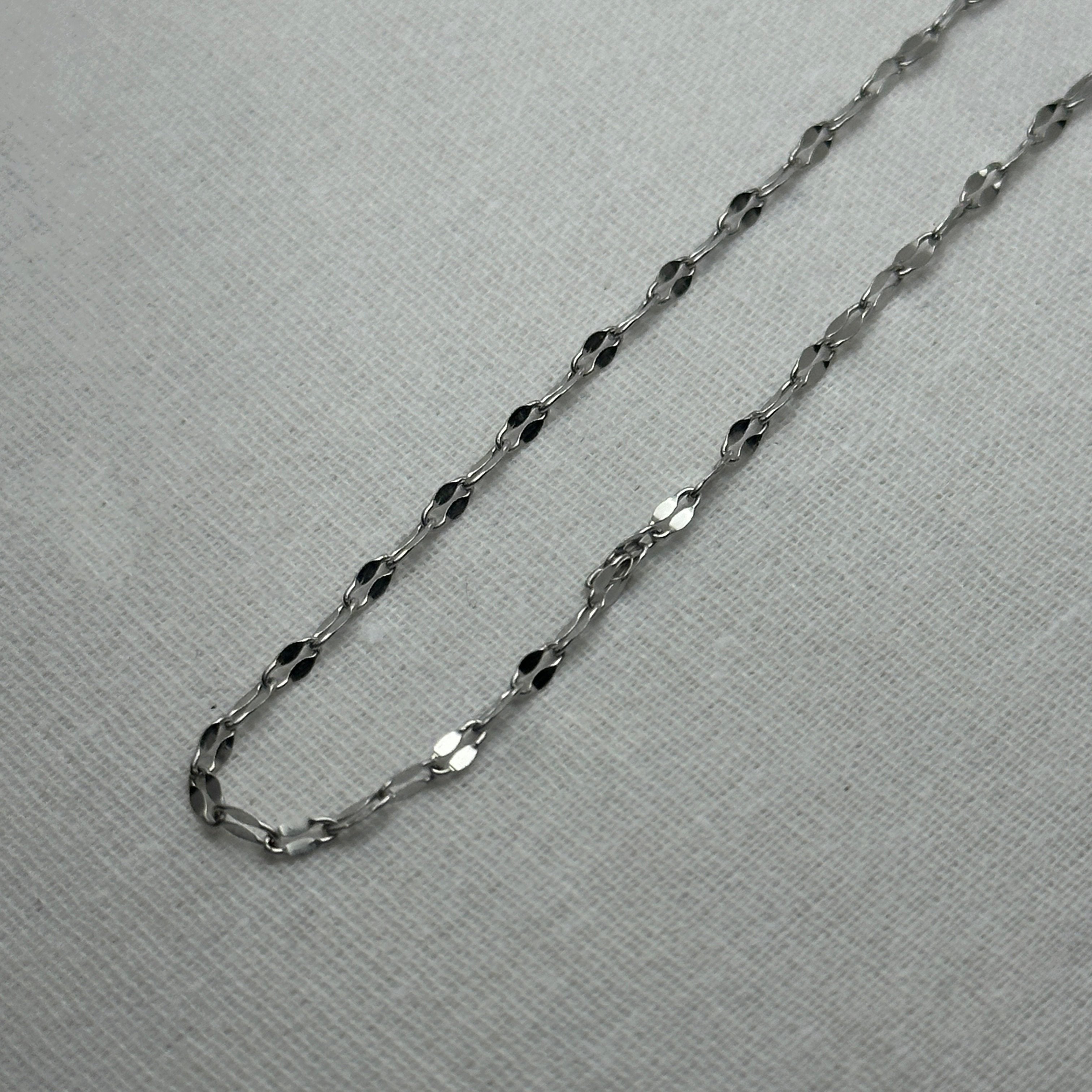 Mina - Dainty Fish Mouth Chain Necklace - Stainless Steel Silver - LUMENAURA  LUMENAURA