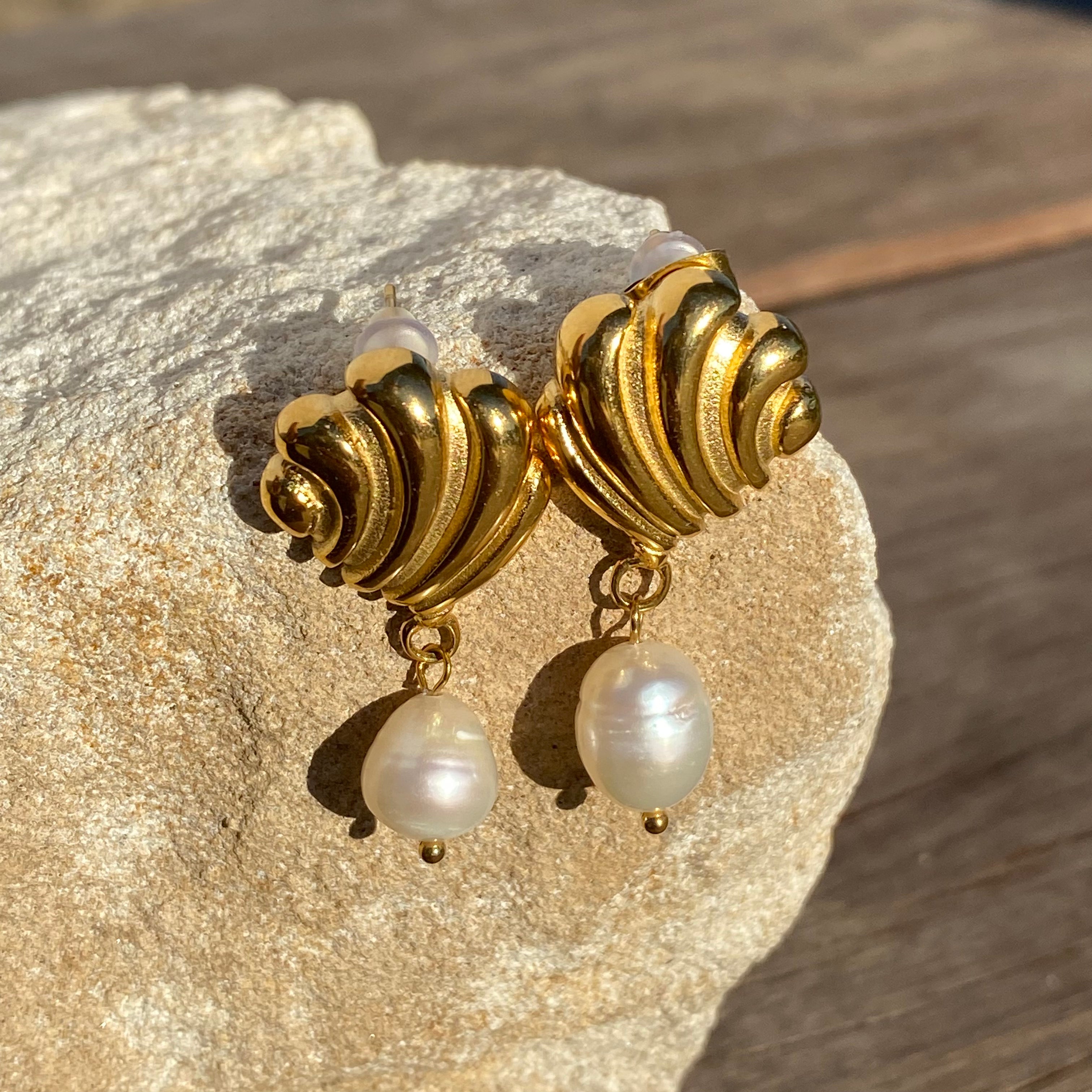 Kinara - Seashell Pearl Drop Earrings - 18k Gold PVD - LUMENAURA  LUMENAURA
