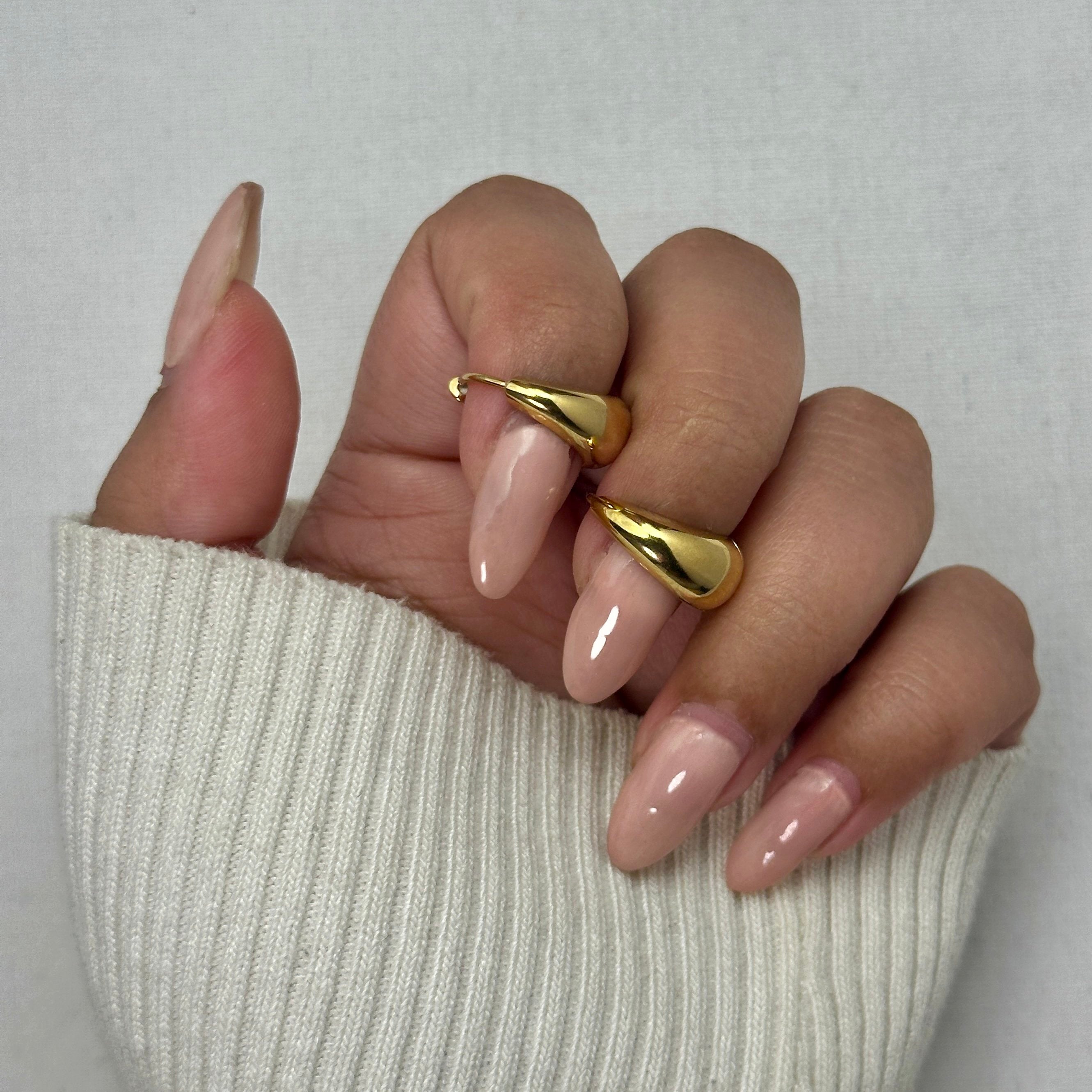 Saumya - Huggies Earrings - 18k Gold PVD - LUMENAURA  LUMENAURA